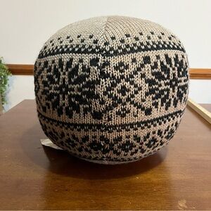 NEW Pottery Barn Sweater Knit Round Fair Isle Pouf Ball Pillow with Insert